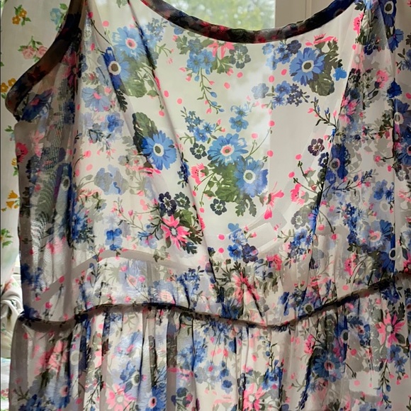 Floral tank top - Picture 3 of 8
